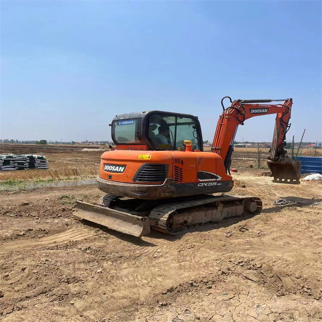 5.5 toneladas Excavadora usada lista para el trabajo y experimentada Usada Corea importada Doosan DX 55