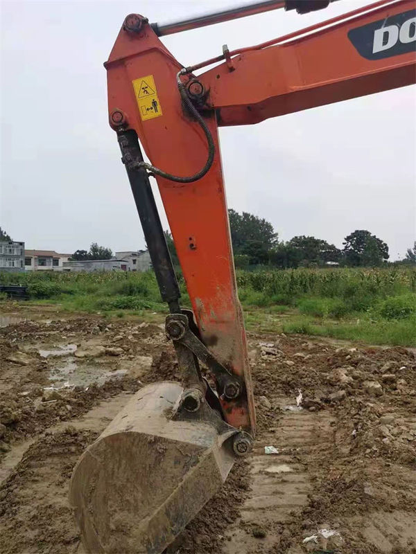 8 toneladas de excavadora usada lista para el trabajo y experimentada usada de Corea importada Doosan DX 75