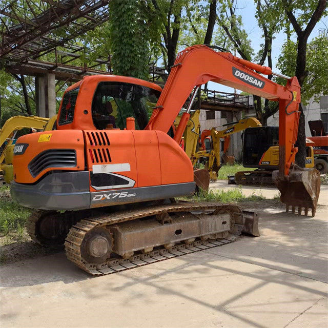 8 toneladas de excavadora usada lista para el trabajo y experimentada usada de Corea importada Doosan DX 75