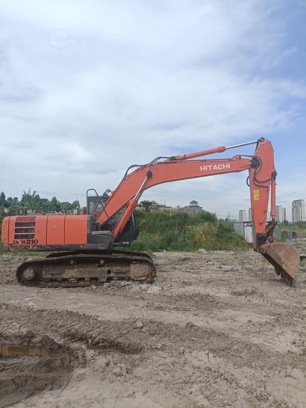 Excavadora de 21 toneladas para el trabajo y experimentada de Corea importada Hitachi 210-5G