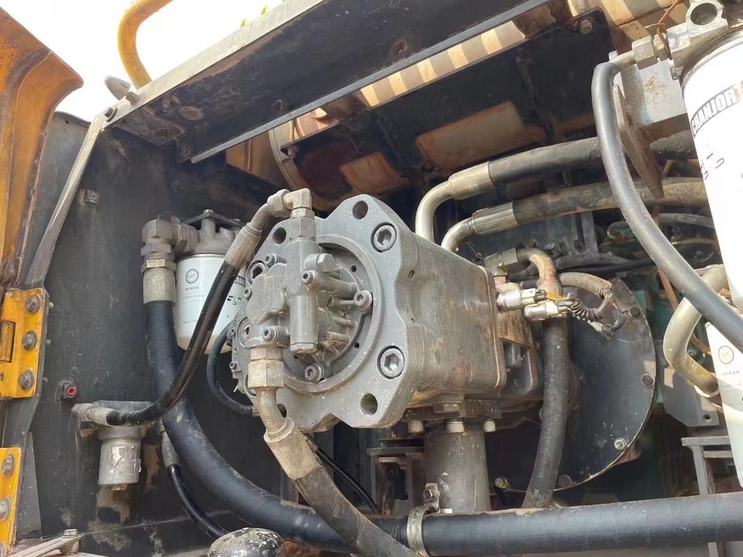 Suecia importó una excavadora Volvo EC350DL de alta calidad, casi nueva.