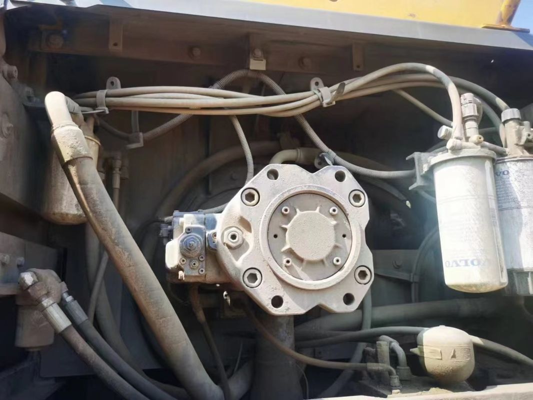 Suecia importó una excavadora de alta calidad Volvo EC380 casi nueva.