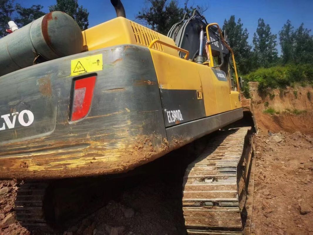 Suecia importó una excavadora de alta calidad Volvo EC380 casi nueva.