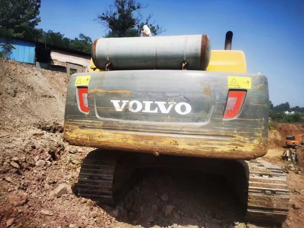 Suecia importó una excavadora de alta calidad Volvo EC380 casi nueva.