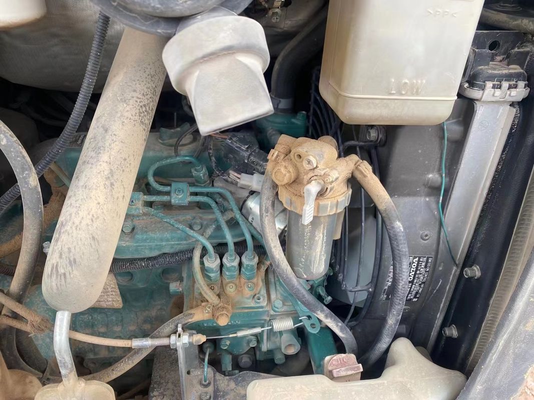 Suecia importó una excavadora Volvo EC18D de alta calidad, casi nueva.