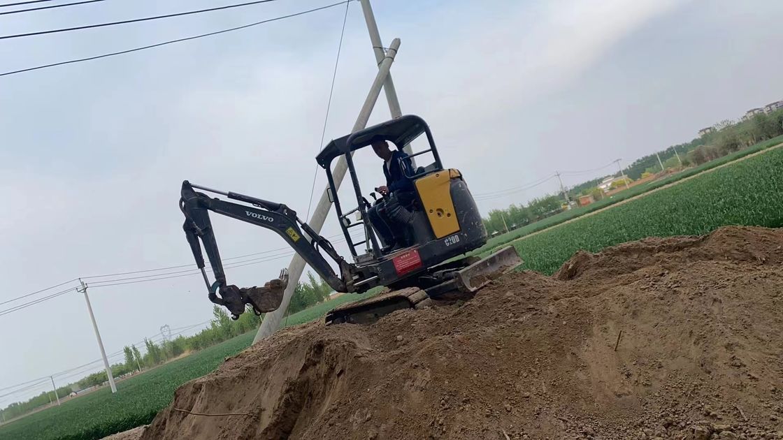 Suecia importó una excavadora Volvo EC18D de alta calidad, casi nueva.