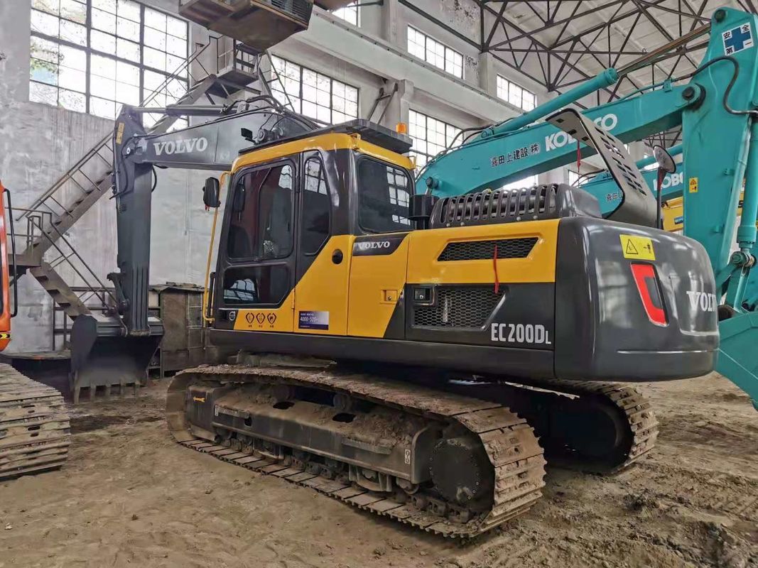 Suecia importó una excavadora Volvo EC200DL de alta calidad, casi nueva y casi lista.
