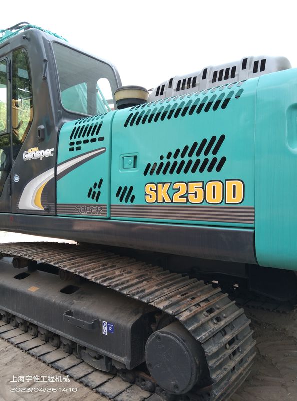 170 KN Tear Out Kobelco Sk250d Excavadora Peso 24,7t Potencia del motor 131kW