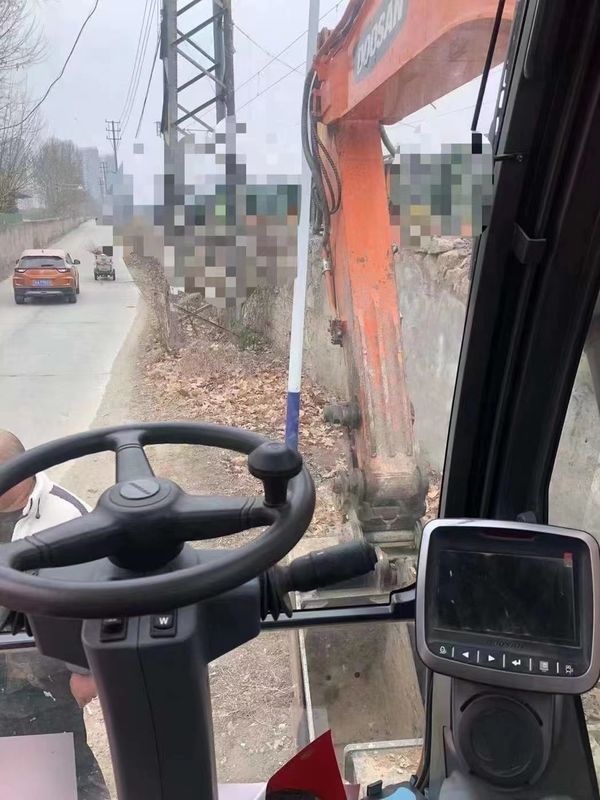 15 toneladas Corea importó 90% de nueva excavadora de ruedas usadas Doosan DX 140W con alta calidad y el mejor rendimiento para la venta