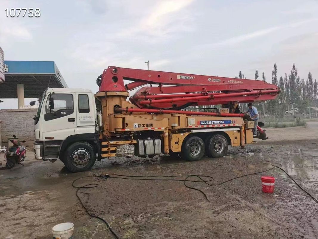6×4 o 8×4 de conducción listo para trabajar XCMG. HB37A 37 m camión de bomba de hormigón para la entrega de hormigón y verter