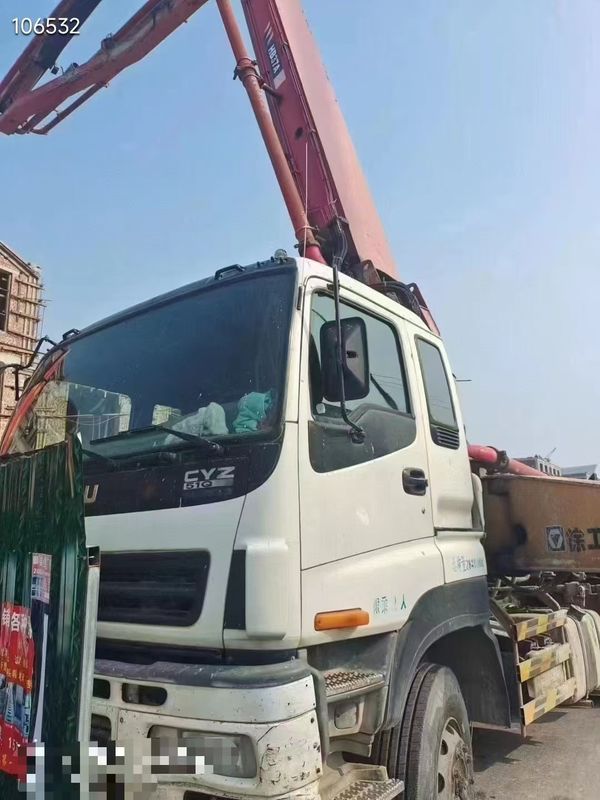 6×4 o 8×4 de conducción listo para trabajar XCMG. HB37A 37 m camión de bomba de hormigón para la entrega de hormigón y verter