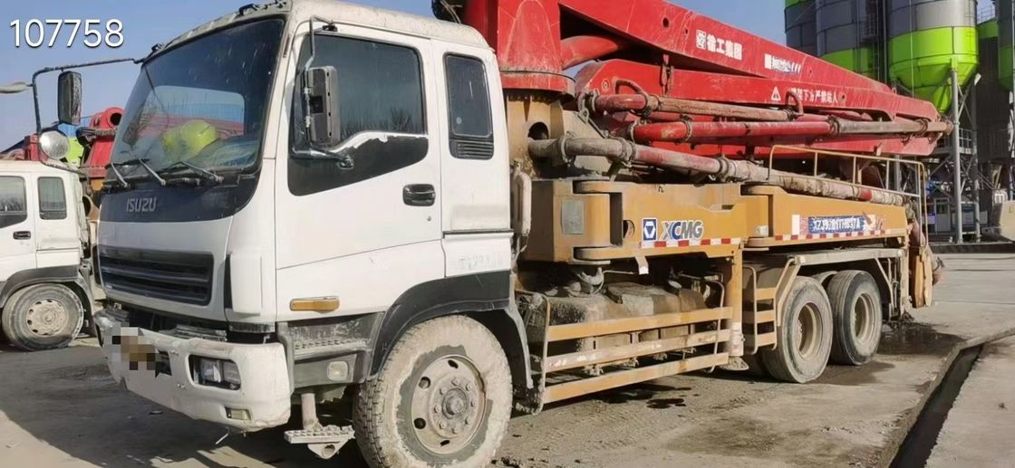 6×4 o 8×4 de conducción listo para trabajar XCMG. HB37A 37 m camión de bomba de hormigón para la entrega de hormigón y verter