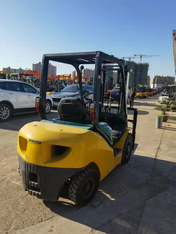 Japón Elevadora eléctrica compacta Komatsu 2.5 toneladas Potencia del motor