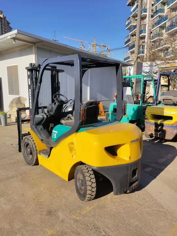 Japón Elevadora eléctrica compacta Komatsu 2.5 toneladas Potencia del motor