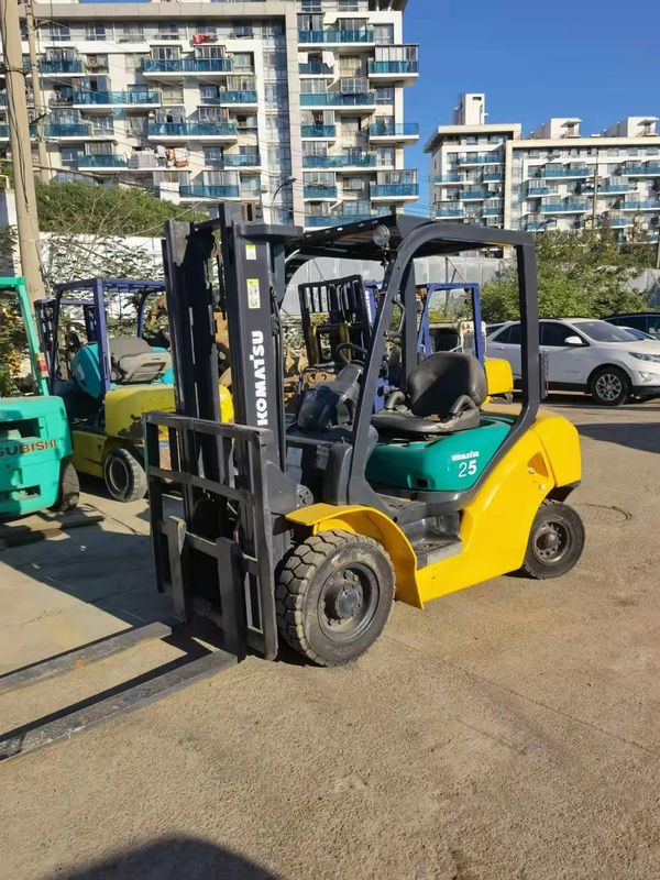 Japón Elevadora eléctrica compacta Komatsu 2.5 toneladas Potencia del motor