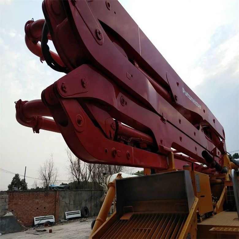 Chasis amarillo usado Putzmeister camión de bombeo de hormigón 37 metros con 12M3/h de productividad