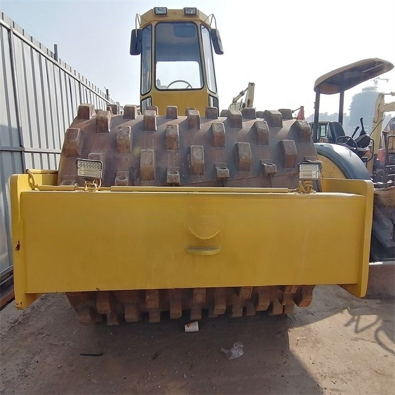 Motor diésel pavimentación de carreteras Bomag BW217D-2 Usado tambor único pie de oveja rodillo hidráulico de carretera
