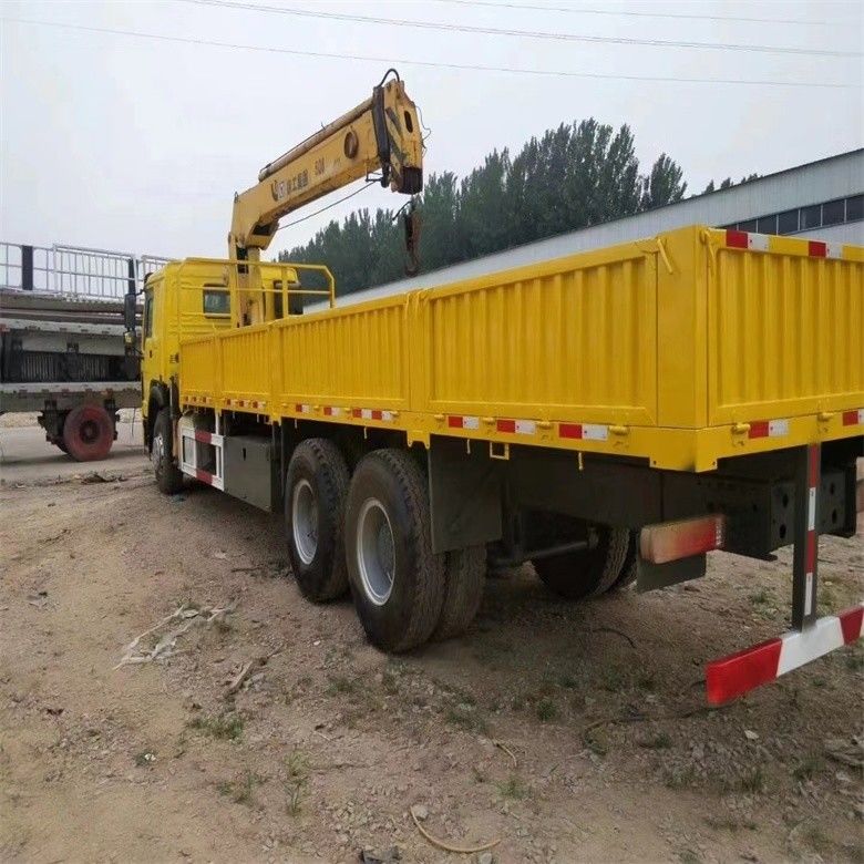 Grúa montada en camión de 10 toneladas con cilindro hidráulico original