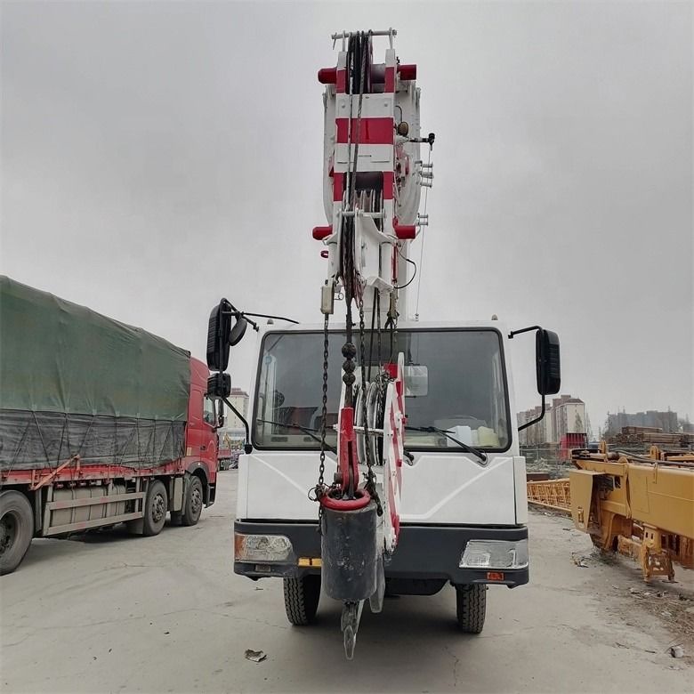 Granas de camiones móviles de 20 toneladas Zoomlion QY25V usadas con 3000-4000 horas de trabajo