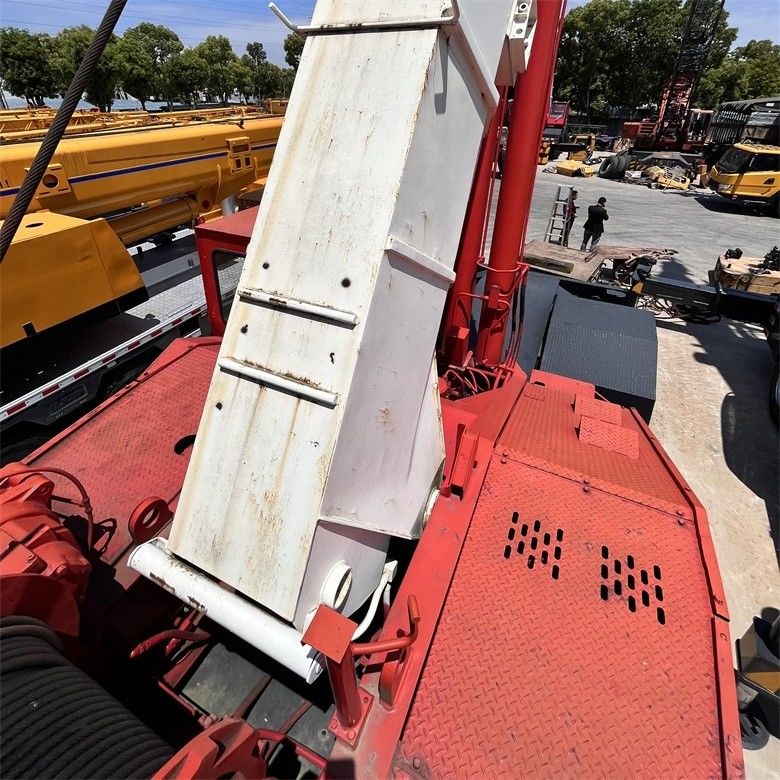139.8kw potencia bruta Tadano TR-500EX grúa usada con capacidad de 50 toneladas y capacidad de combustible de 250L