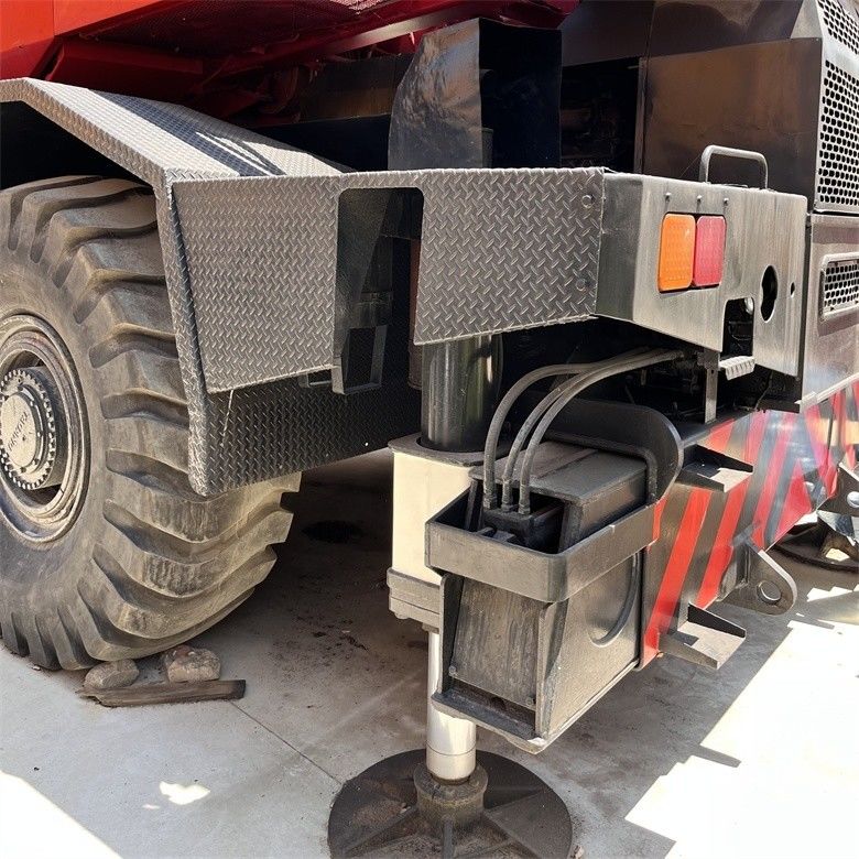 139.8kw potencia bruta Tadano TR-500EX grúa usada con capacidad de 50 toneladas y capacidad de combustible de 250L