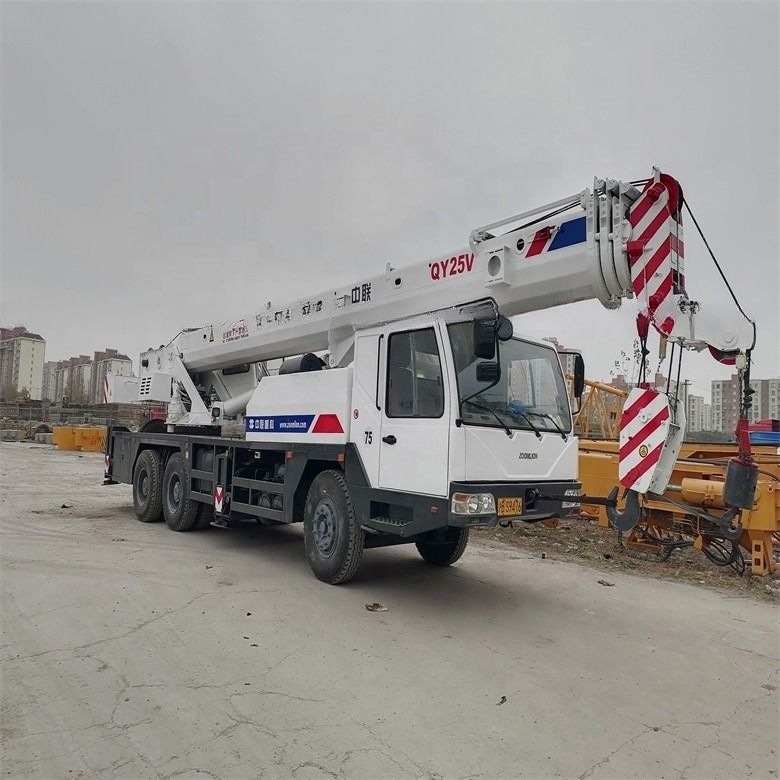 Zoomline QY25V grúa de carretera de 25 toneladas en excelente estado con 1900-2000 horas de trabajo
