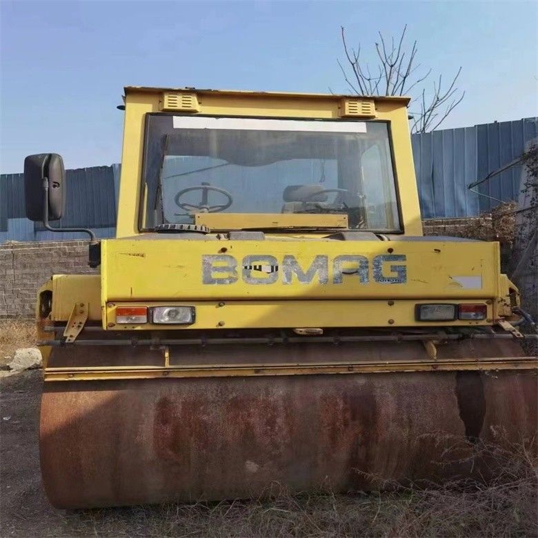 10 toneladas de peso de funcionamiento utilizado BOMAG BW 202 AHD-2 rodillo de carretera y rendimiento garantizado