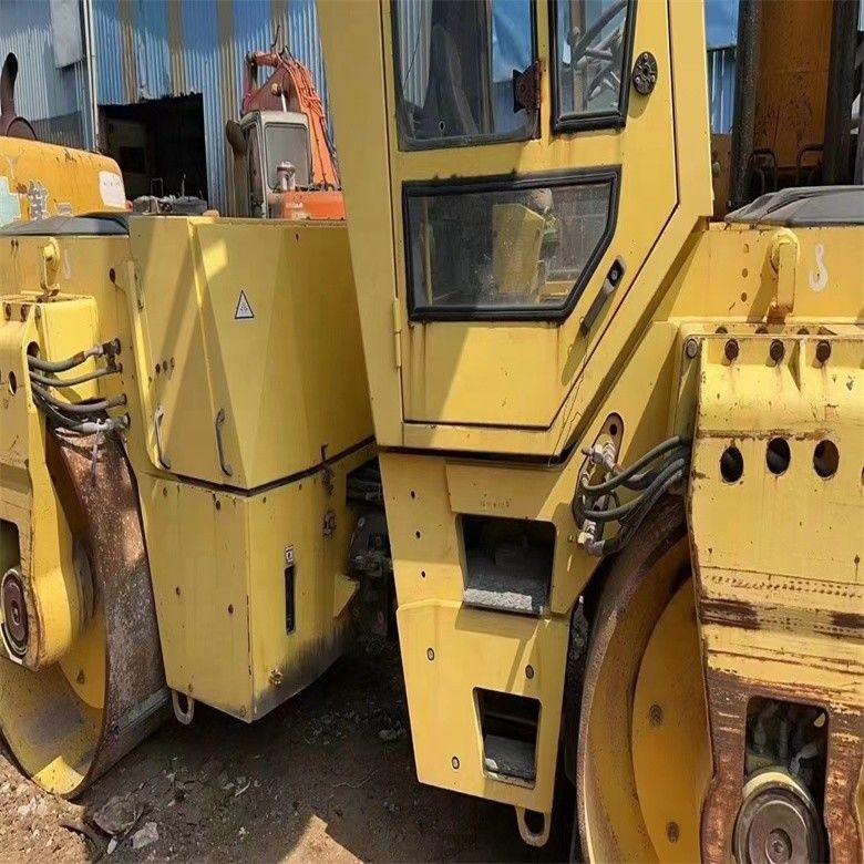 10 toneladas de peso de funcionamiento utilizado BOMAG BW 202 AHD-2 rodillo de carretera y rendimiento garantizado
