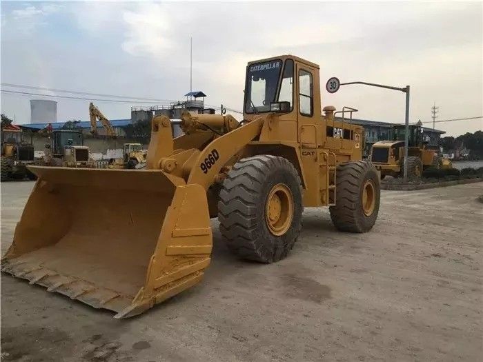 Cargador de segunda mano Cat 966D en buenas condiciones para trabajos de carga pesada