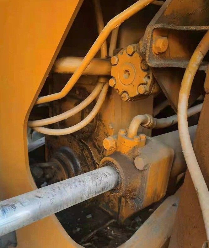 Cargador de segunda mano Cat 966D en buenas condiciones para trabajos de carga pesada