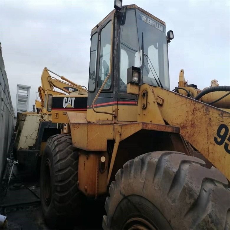 Caterpillar 950F Cargador de ruedas de 17 toneladas con cilindrada de 6,6 litros y 3200-3300 horas de trabajo