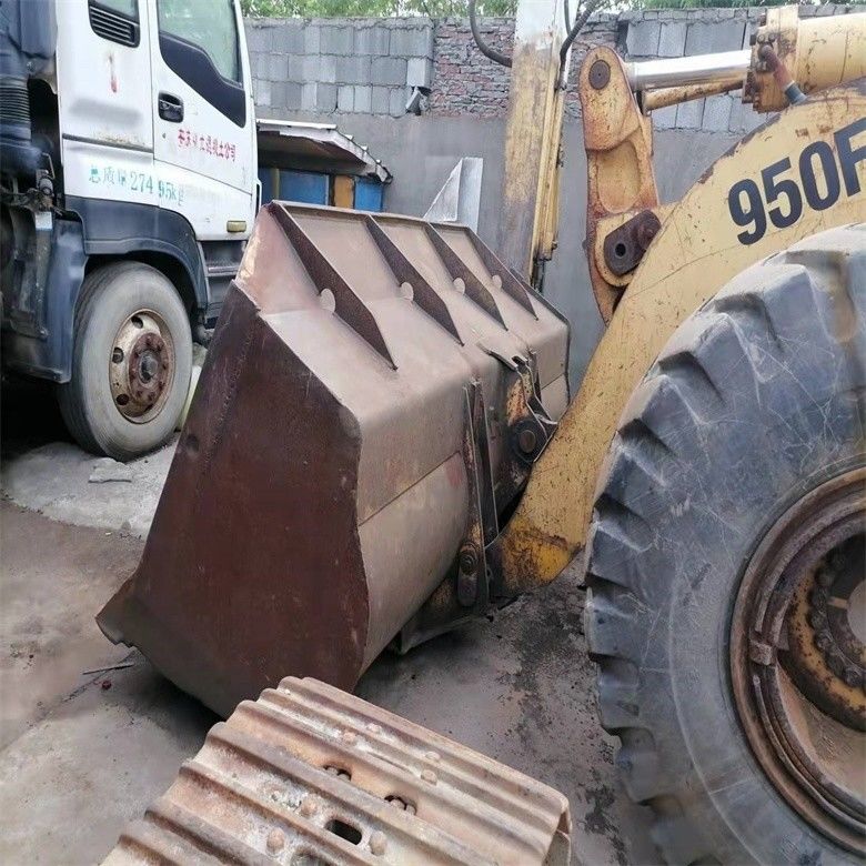 Caterpillar 950F Cargador de ruedas de 17 toneladas con cilindrada de 6,6 litros y 3200-3300 horas de trabajo