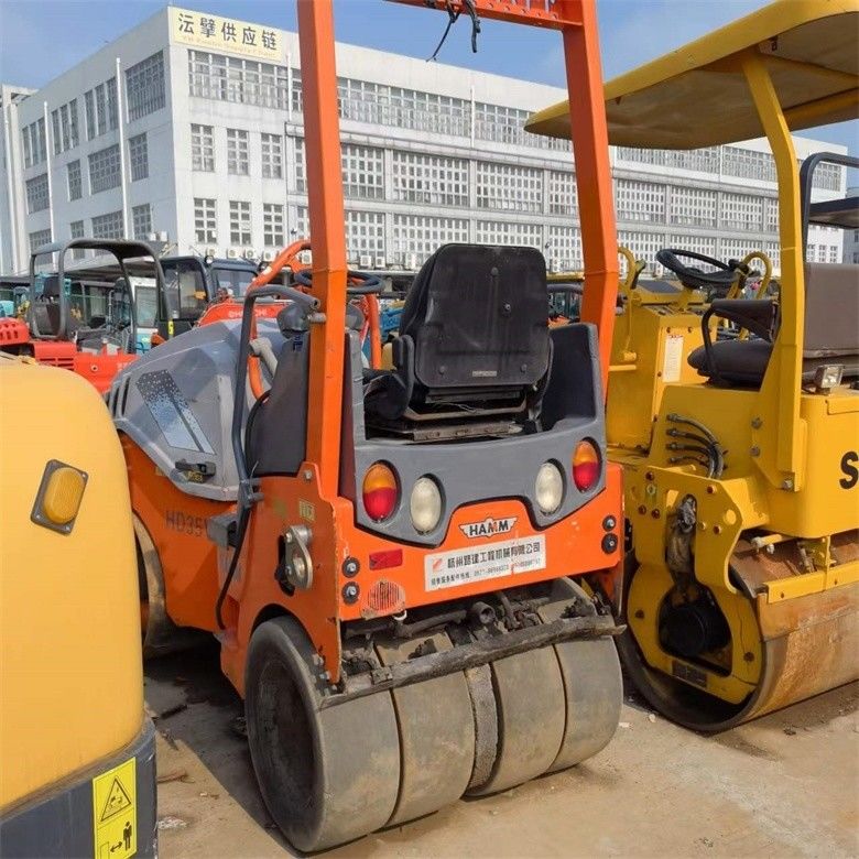 2Compactor de rodillos Hamm usados de 5 toneladas HD35VT en color original con fuerza de excitación de 28KN