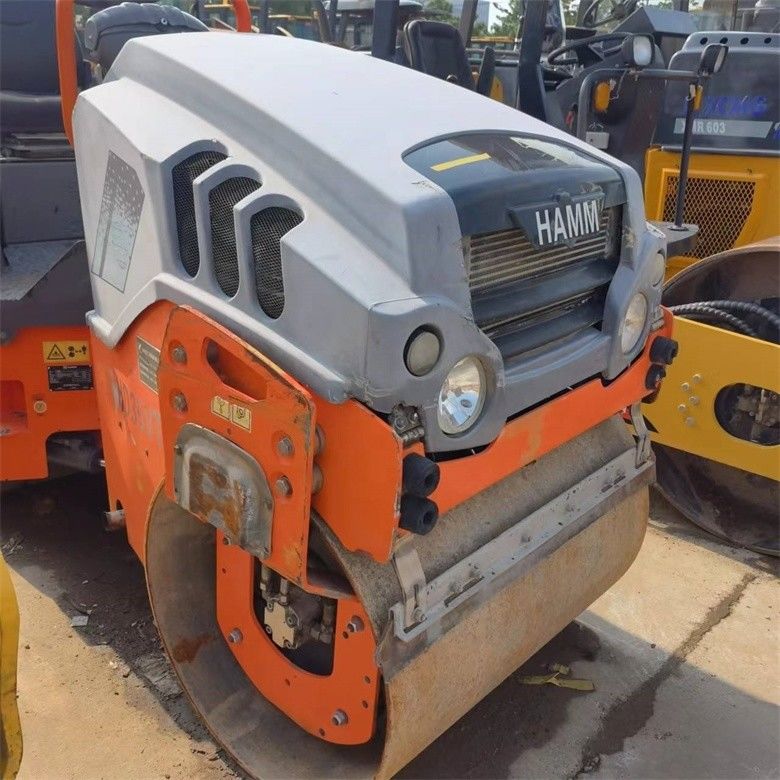 2Compactor de rodillos Hamm usados de 5 toneladas HD35VT en color original con fuerza de excitación de 28KN