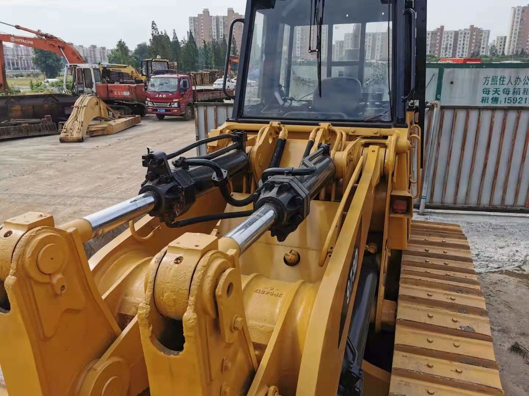 Cargador de ruedas usado en Japón para operaciones de tipo suave y móvil