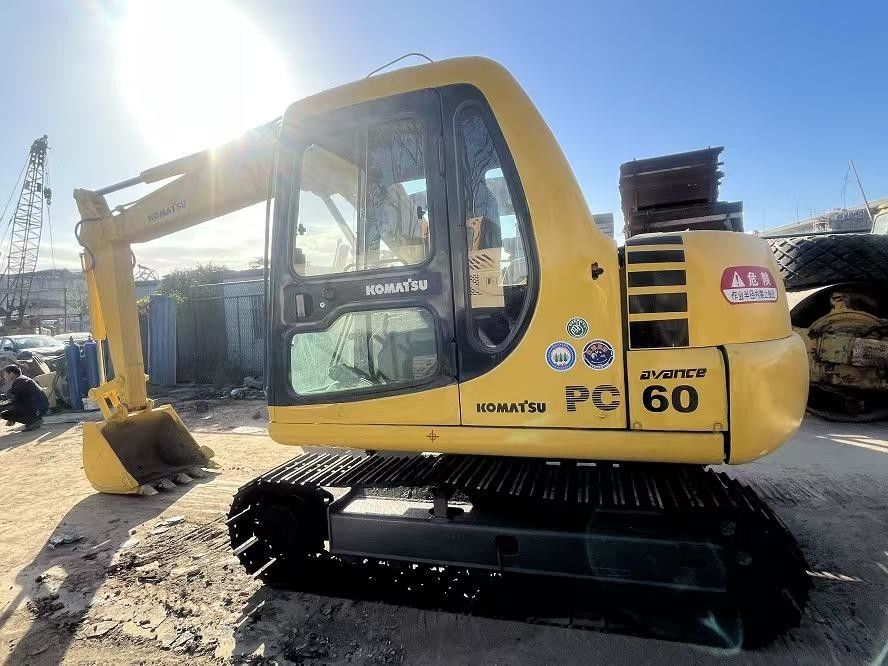 Excavadora KOMATSU PC60-7 de segunda mano Equipo de excavación de excavadoras de pista