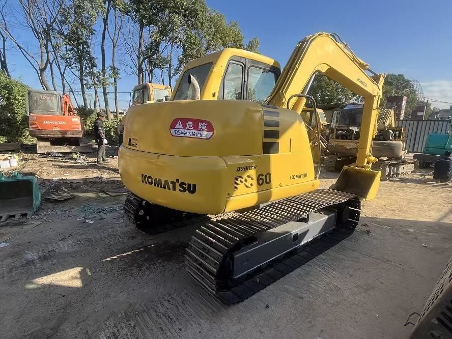 Excavadora KOMATSU PC60-7 de segunda mano Equipo de excavación de excavadoras de pista