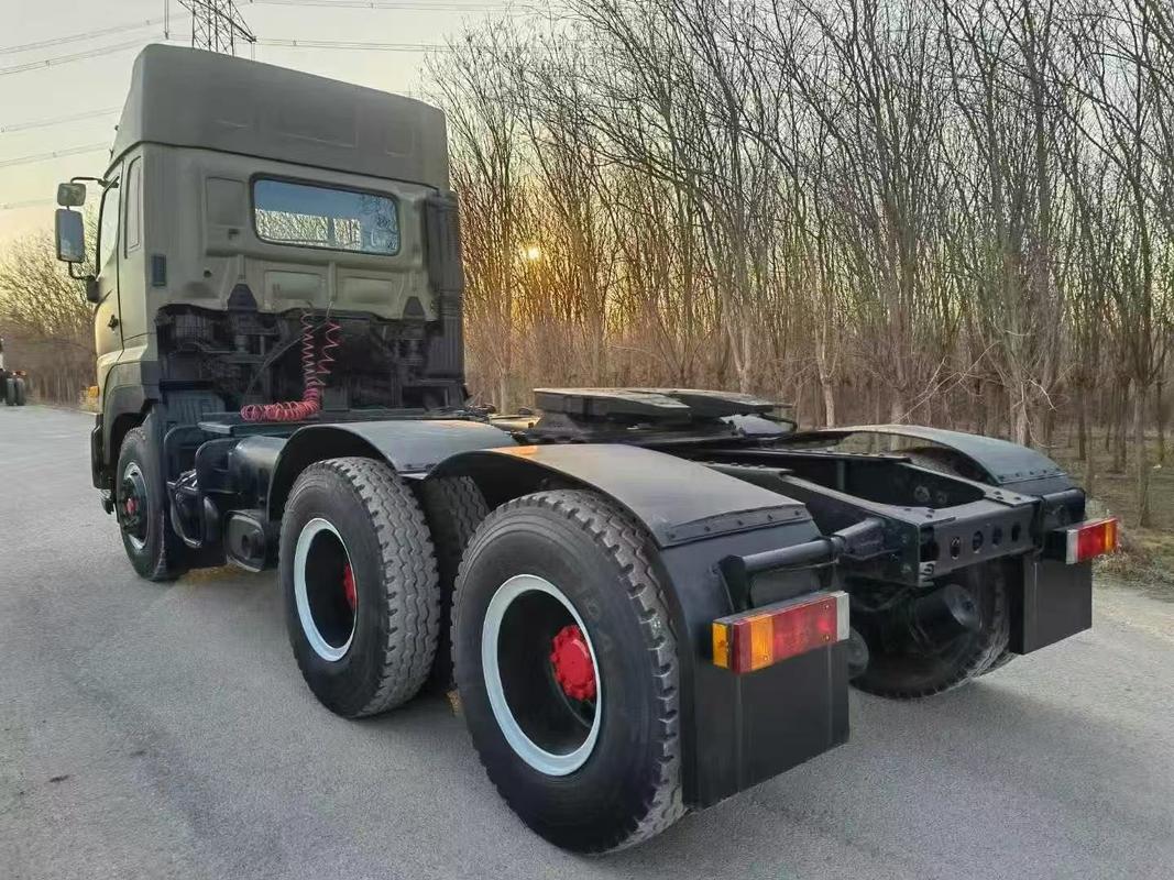 HINO 700 de segunda mano Tractor camión de transporte longitud 7,18 M Color original