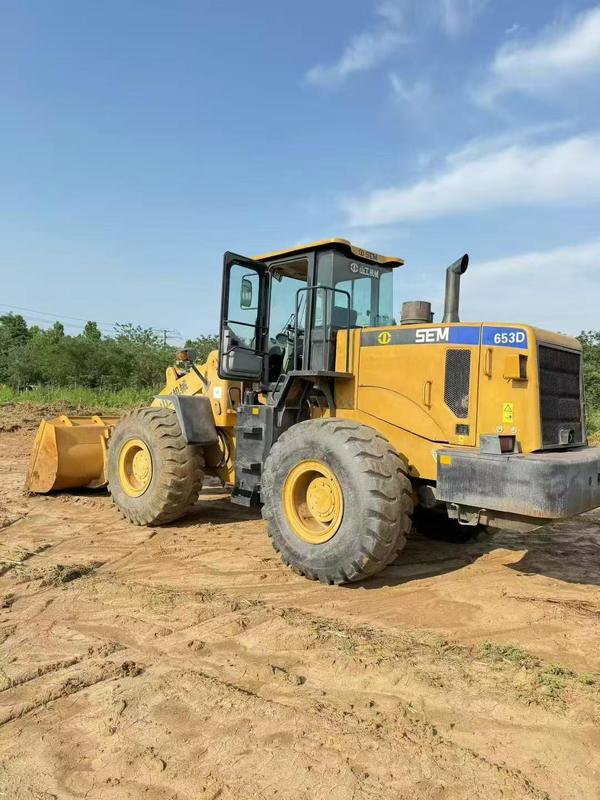 Cargador de ruedas SEM653D usado de 5 toneladas a la venta Reparación de horas bajas listas para la exportación en todo el mundo