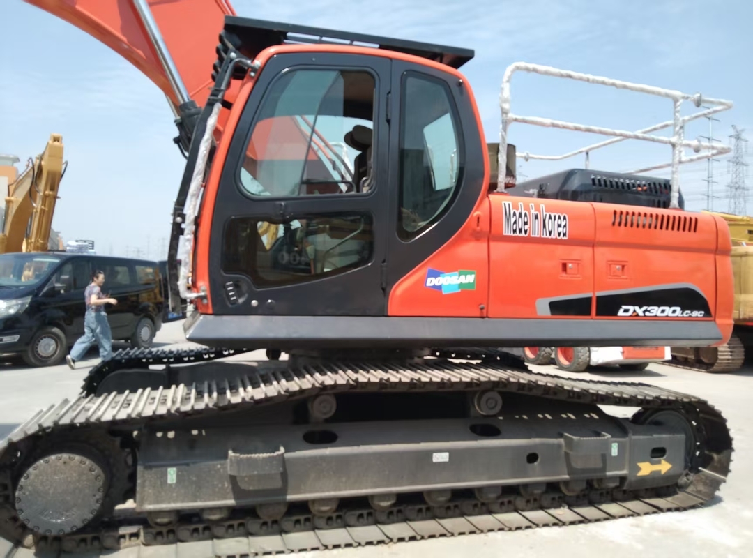Excavadora usada Doosan DX300LC-9C para la venta. Excavadora de segunda mano de 30 toneladas de China.