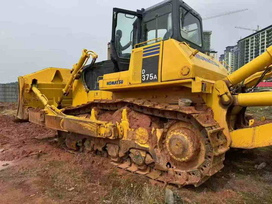 Bulldozer usado Komatsu D375A-5 para la venta.