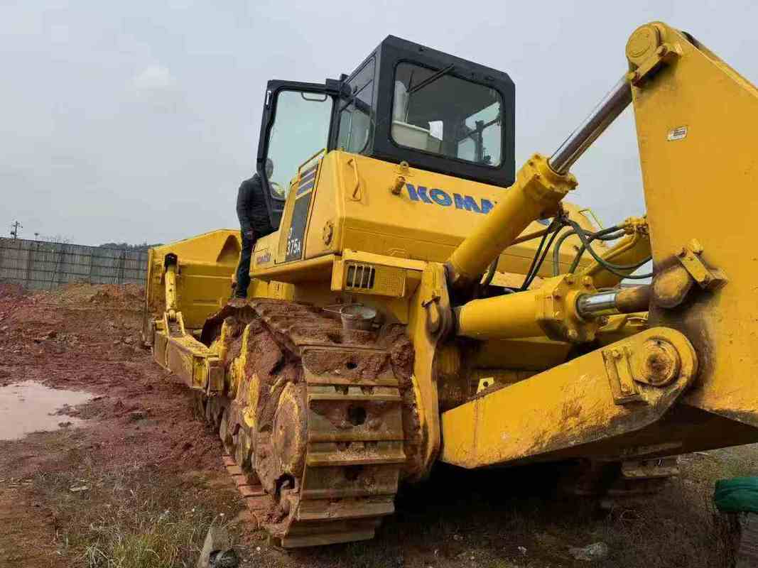 Bulldozer usado Komatsu D375A-5 para la venta.