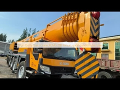 Una grúa usada de alta calidad XCMG de 200 toneladas en buen estado para la venta.